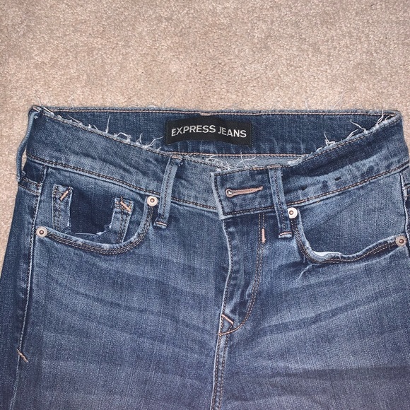 Express Distressed Jeans! - Picture 2 of 4